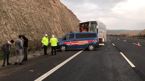 Urfa'da Yolcu Otobüsü TIR'a Çarptı: 3 Ölü, 30 Yaralı