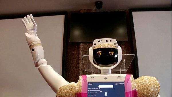 9. Что ж, может, роботы не настолько приветливы и разговорчивы, как мы, но в период пандемии они точно более безопасны! :)