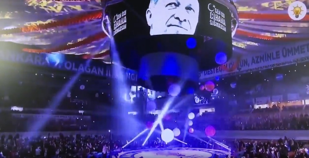 AK Parti Ankara 7. Olağan İl Kongresi'nde Recep Tayyip Erdoğan Konuşması Öncesinde Görsel Şov Yapıldı