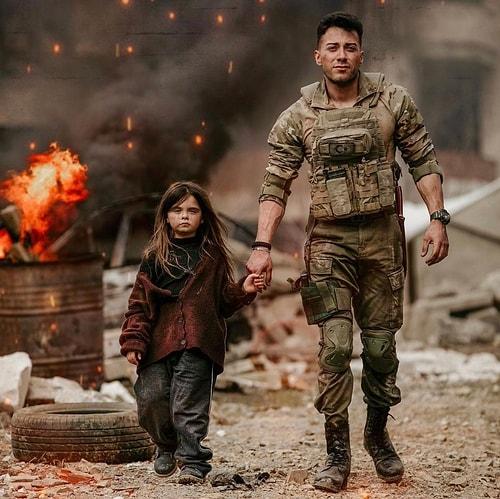Enes Batur, Asker Üniforması Giydiği 'Ayaz' Şarkısının Klibini Yayınladı: Başrolde Nisan Aktaş Var