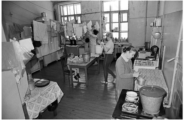 2. Революция с общим туалетом