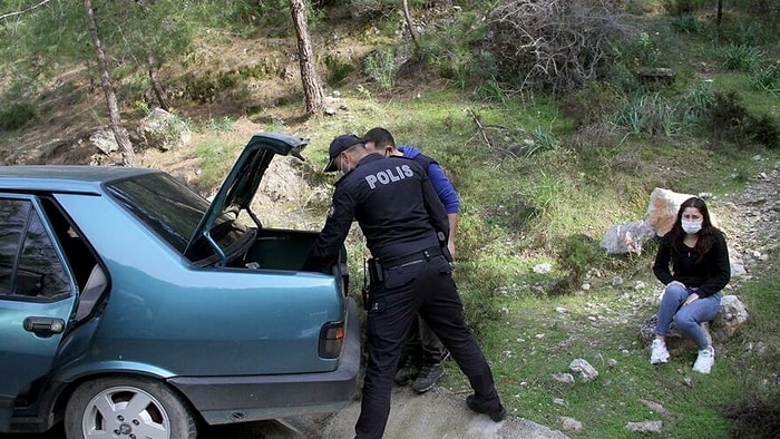 Sokağa Çıkma Kısıtlamasında Polisin Dur İhtarına Uymayarak Kaçan Şoför, Sevgilisini Arabada Bırakıp Dağa Kaçtı