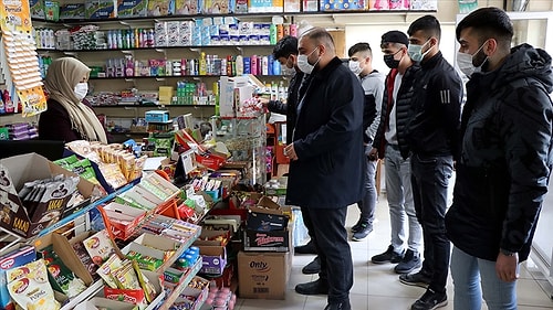 Biriken Borçları Hayırseverlerin Desteğiyle Kapatan Gençler, Borçluları Sevindiriyor