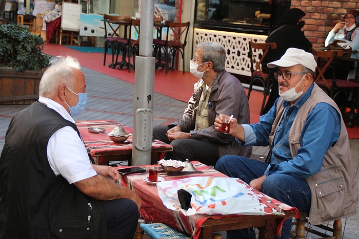 En Çok Vaka Görülen İller Arasındaki Rize'de 'Çay Sohbetleri' Yasaklandı