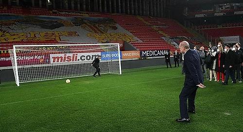 AKP'li Özalan: "Southgate 'Bizde Futbola Bu Kadar İlgili Cumhurbaşkanı Olsa Dünya Şampiyonu Oluruz' Dedi"