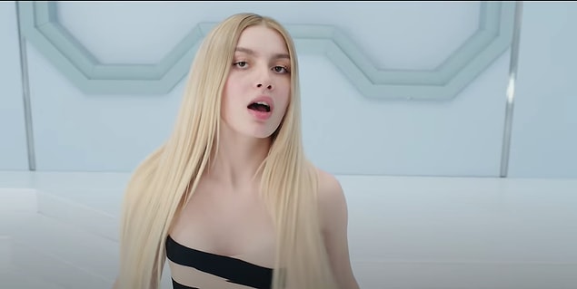 Aleyna Tilki Retrograde Sözleri ve Anlamı