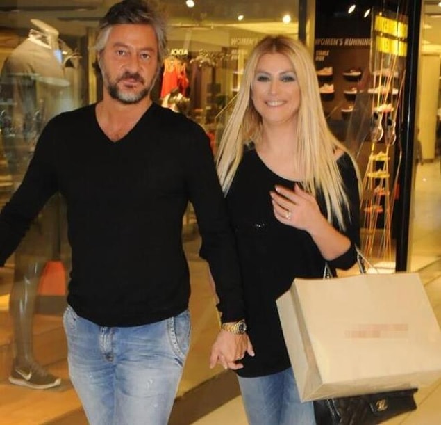 Songül Karlı aynı zamanda bu evliliğin o dönem reytinglerde dip yapan evlilik programını yeniden yukarı çıkarmak için kendisine yaptırıldığını itiraf etmişti.