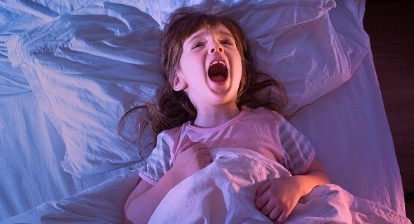 Bir çocuğun ya da yetişkinin uyku terörü yaşayıp yaşamadığını anlamak o kadar zor değil.