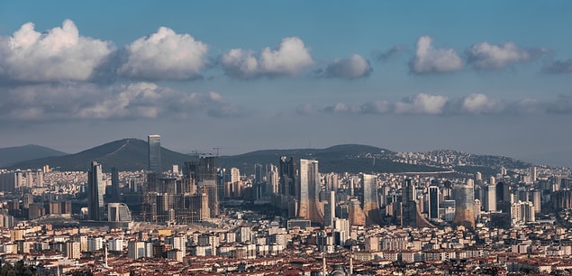 Ülkedeki enflasyon ve ekonomi dalgalanmasının akabinde Türkiye genelinde konut kira değeri son bir yılda %18, satış değeri ise %35 artış gösterdi.