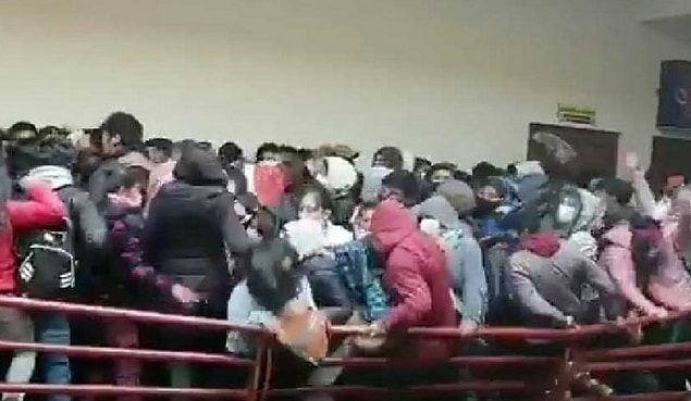 Yetkililer, olayla ilgili soruşturma başlattı.