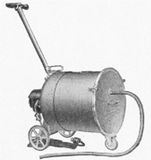 10. 1866 yılındaki bir süpürge & günümüzden bir elektrikli süpürge