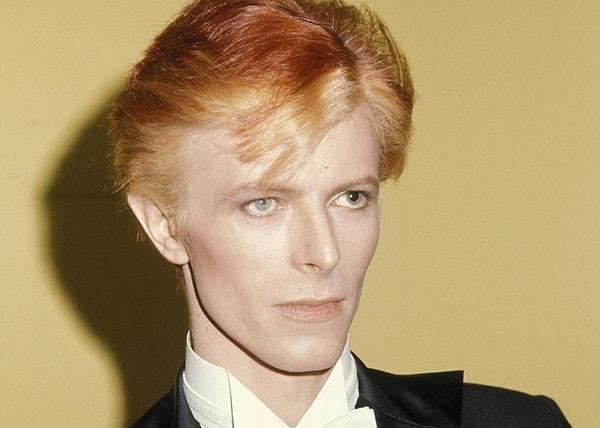 5. David Bowie'nin gözleri aslında iki farklı renkte değildir, bir kavga sonucunda sol gözünde kalıcı gözbebeği genişlemesi meydana gelmiştir.