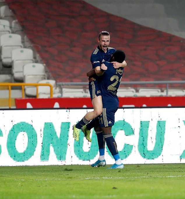 Fenerbahçe bu galibiyetle puanını 58'e yükseltti ve Galatasaray ile puanını eşitledi. İttifak Holding Konyaspor ise 32 puanda kaldı.