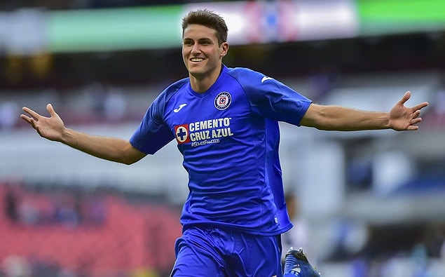 16. Santiago Giménez / Cruz Azul / Meksika