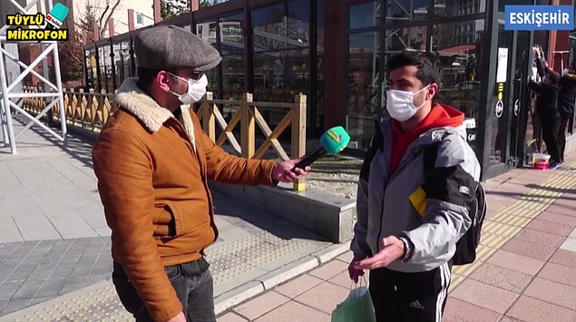 Avrupa'daki gençlerin sosyal hayatlarının gezmek tozmak olduğunu da dile getiren genç kendisinin sosyal hayatının Instagram ve YouTube olduğunu dile getirdi.