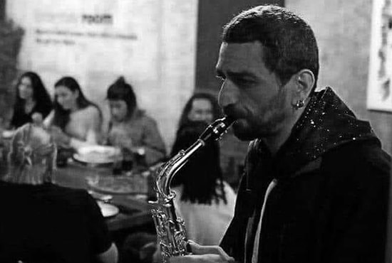 Müzisyenler Ölüyor! Ağahan Yelderen Geçim Sıkıntısı Nedeniyle Yaşamına Son Verdi...