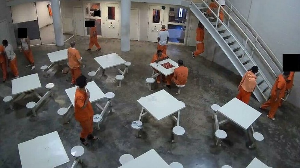 Tesla ve Cloudflare Gibi Şirketler de Aralarında: ABD'de Hackerler 150 Bin Kamerayı Ele Geçirdi