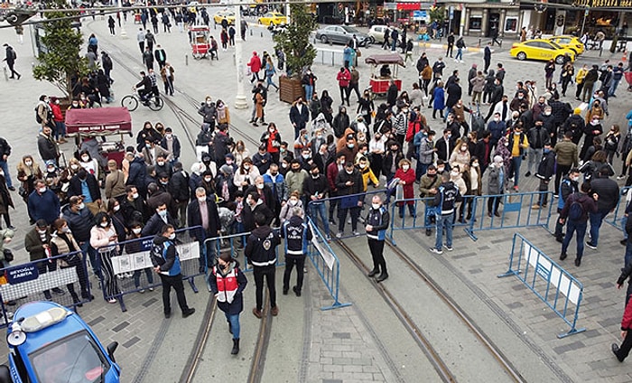 İstiklal Caddesi Yoğunluk Nedeniyle Bir Süre Kapatıldı