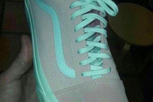 9. Ayakkabı ne renk?