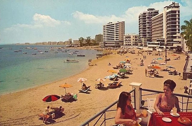 10. Marilyn Monroe gibi pek çok ismin tatil için geldiği Kapalı Maraş'a Mısır'dan özel kum getirtilmiş ve dünyanın ilk 7 yıldızlı oteli yaptırılmıştı.