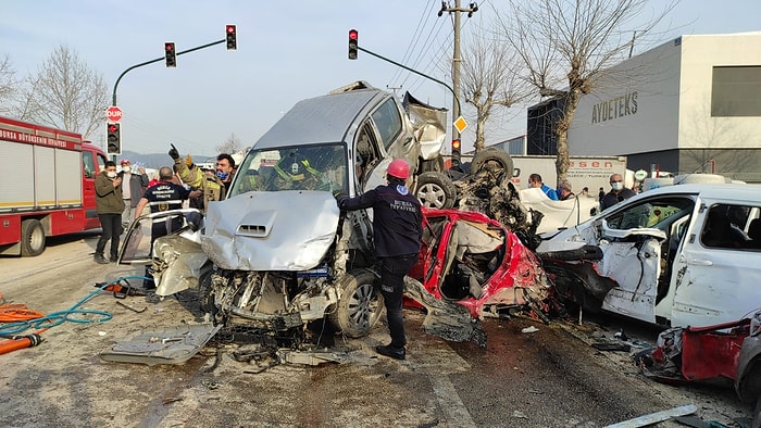 Bursa’da Freni Patlayan TIR Dehşet Saçtı: En Az 3 Can Kaybı, Onlarca Yaralı Var