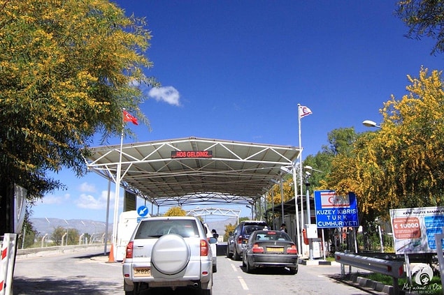 21. Güney Kıbrıs'a geçmek için 7 farklı sınır kapısı vardır.