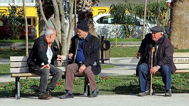 65 Yaş Üstü ve 20 Yaş Altı Yasağı Bitti Mi?