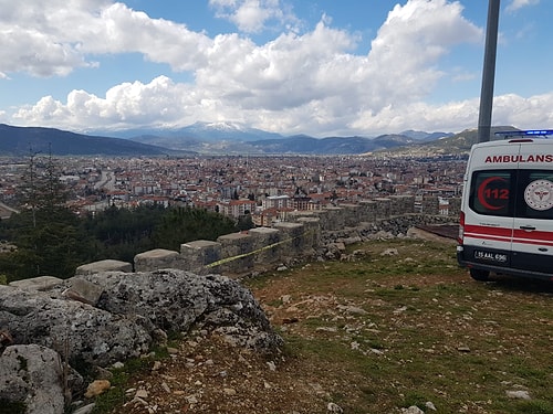 Bitmiyor... Burdur'da 17 Yaşındaki Genç Kız, Parkta Bıçaklanarak Öldürüldü