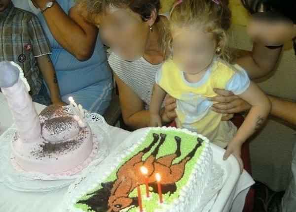 13. "Doğum günleri aynı olan anneanne ve torunun pastaları..."