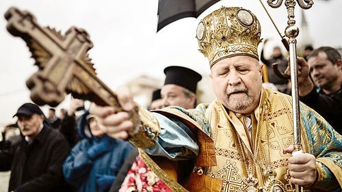 Patrikhanede İtaatsizlik Depremi! 2 Numara Görevden Alındı