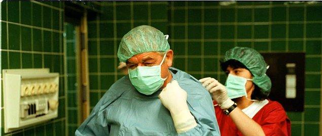 Bunu bahane ederek pek çok doktor kalp nakil ameliyatlarına yanaşmıyordu, fakat Doktor Religa bu zorluğa göğüs gerip ameliyatı gerçekleştirmeye kararlıydı.
