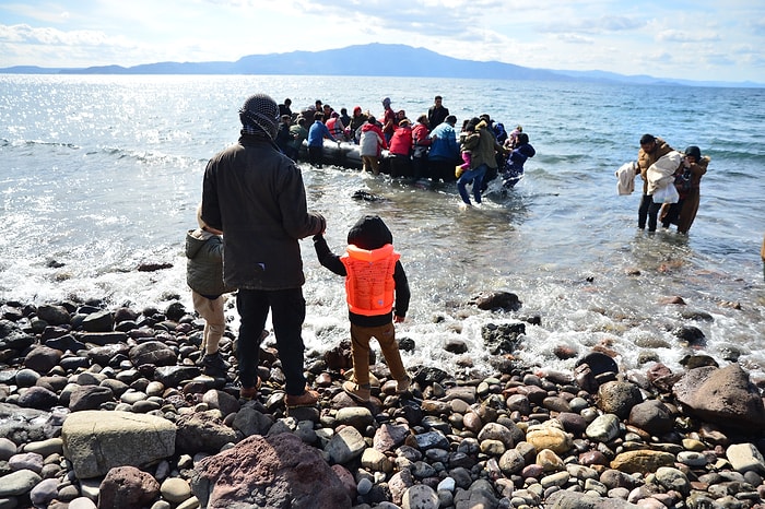 İngiltere'den Göçmen Planı: Parasını Verip Türkiye'ye Yollayalım