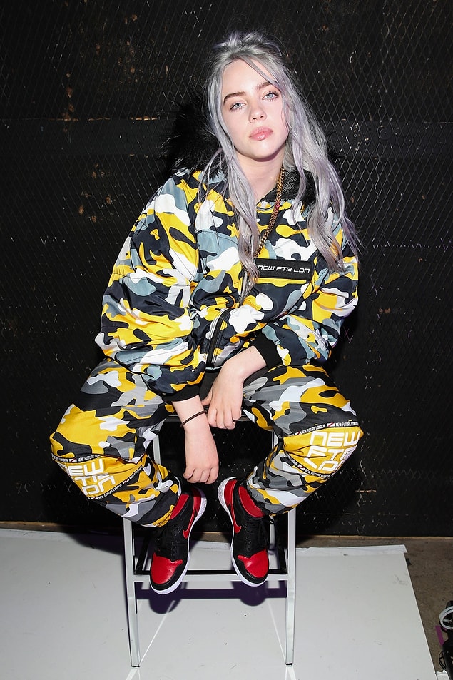Her zaman yeni nesiller ebeveynleri tarafından anlaşılmaz bulunuyor. İşte bu durum şu an da Z kuşağı için geçerli. Billie Eilish ergen depresyonu farkındalığı açısından büyük bir şey başardı.