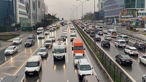 İstanbul'da Trafik Kilit: Yoğunluk Yüzde 76'ya Ulaştı