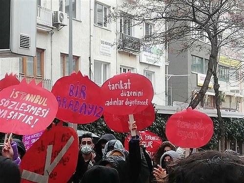 Kadınlar Sokakta: 'İstanbul Sözleşmesi'ni Uygula'