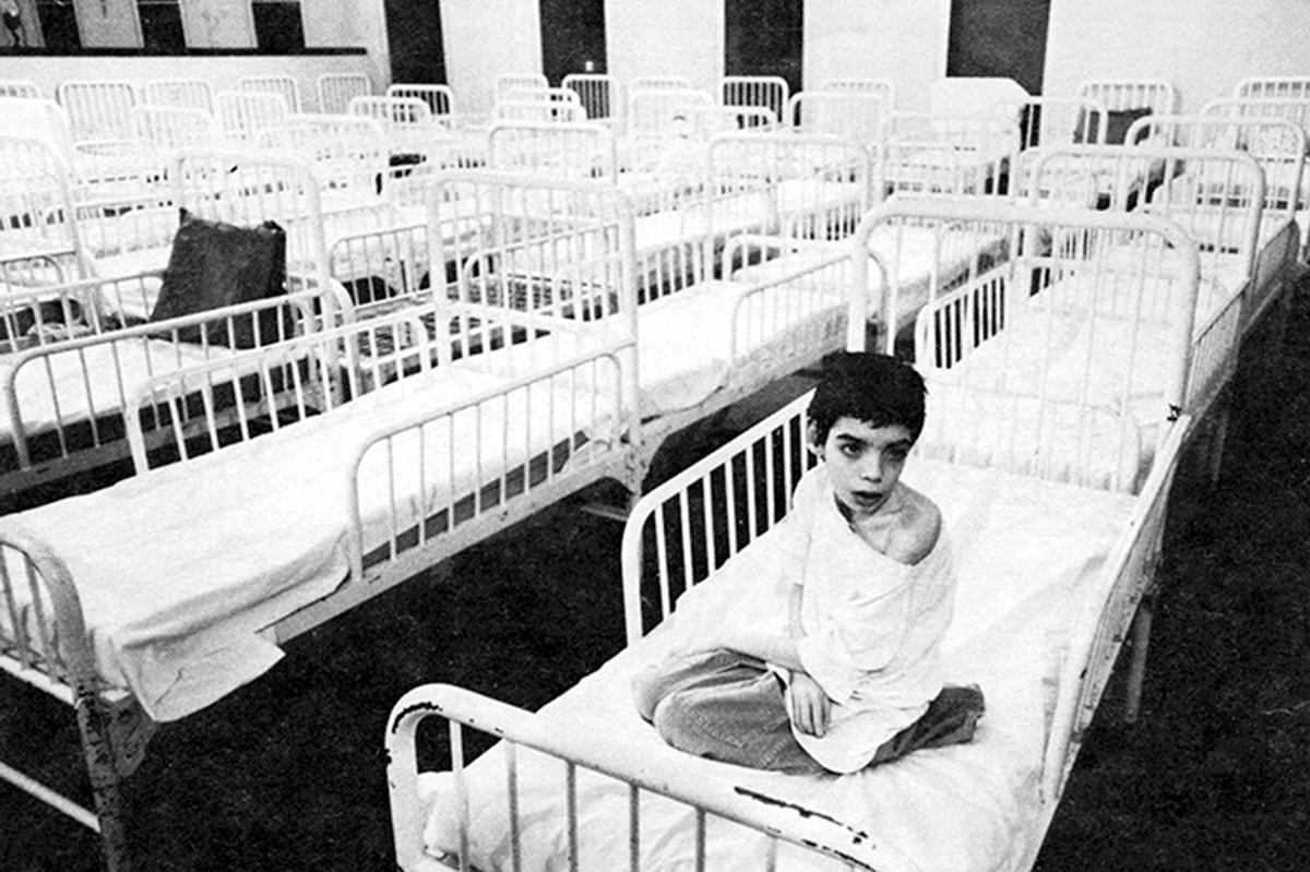 Гауз психиатрическая больница. Детская психиатрическая больница 1957 Лондон. Психиатрическая больница Уиллоубрук. 1957 Год психиатрическая больница на окраине Лондона. Детская психиатрическая больница на окраине Лондона 1957 год.