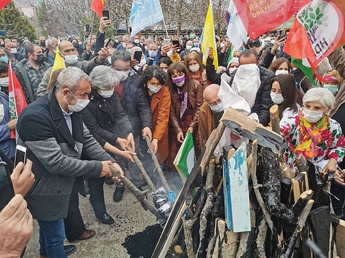 Nevruz Ateşi, Koronavirüs Önlemlerini Unutturdu