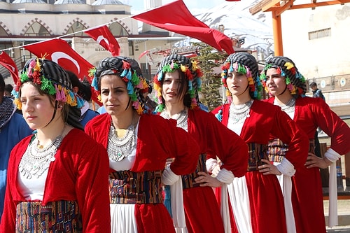 Nevruz Ateşi, Koronavirüs Önlemlerini Unutturdu