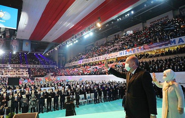Şu sıralar AKP'nin 7. Olağan Kongresi büyük bir katılımla Ankara Spor Salonu'nda yapılıyor.