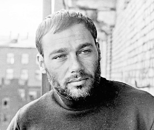 10. Узнаете в этом видном мужчине Владимира Познера? Фото от 1969 года