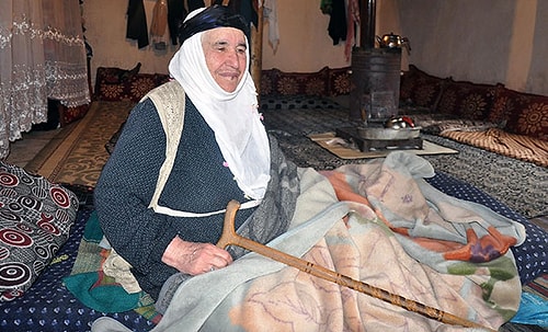 4 Çocuğu, 33 Torunu Var: Şemse Yaşar 87 Yıldır Kimliksiz Yaşıyor