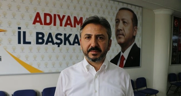 Şık, paraların sahibinin AKP Adıyaman Milletvekili Ahmet Aydın'ın kuzeni ve aynı zamanda danışmanı olan Ömer Işık'a ait olduğunu öne sürdü.