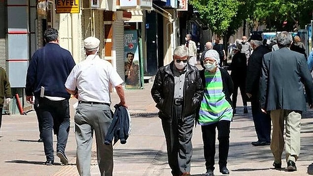 65 Yaş Üstü ve 20 Yaş Altı Yasağı Bitti Mi?
