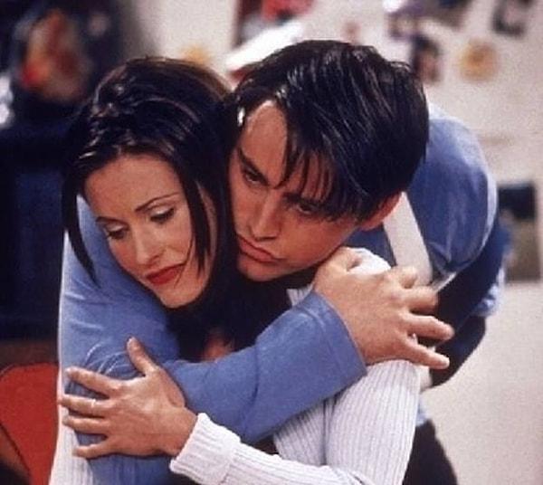 9. Aslında dizinin büyük aşkı Monica ile Joey arasında olacaktı.