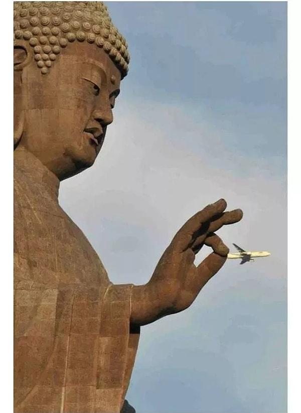 16. Buda'nın yakalaması gereken bir uçak var.