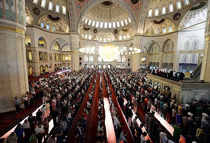 İlk Teravih Namazı Ne Zaman Kılınacak? Teravih Namazı Camide Mi Kılınacak?