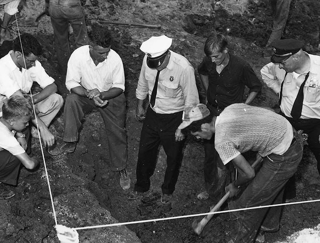 Çocukların ölüm raporu çıkmış ve aile bunun bir kaza olduğunu düşünmüşken George ve Jennie biraz daha detaylı düşünmeye başladı.