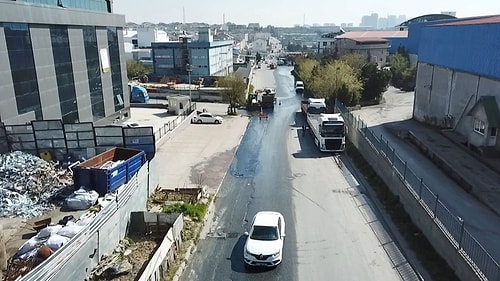 Dereden Akan Su Şimdi de Rögardan Taştı: Tüm Cadde Gizemli Mavi Suyla Kaplandı