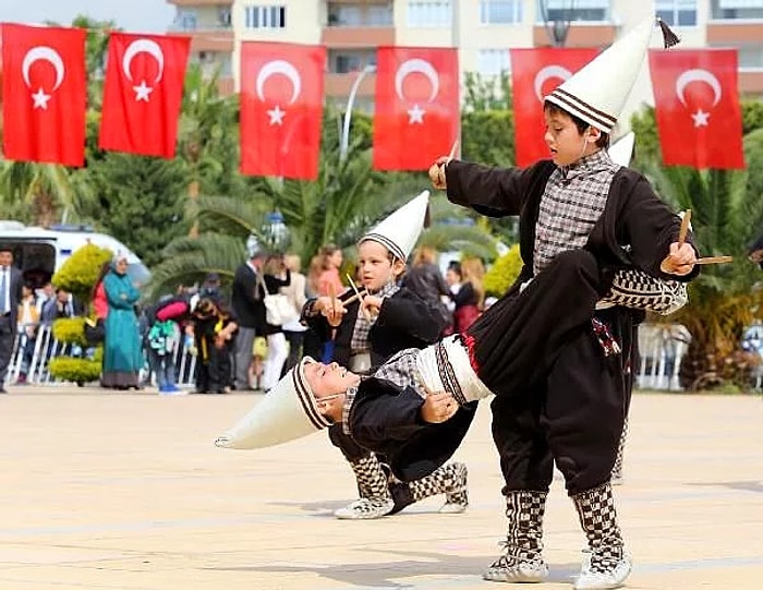 23 Nisan Ulusal Egemenlik ve Çocuk Bayramı Kutlu Olsun: Kısa, Anlamlı, 2, 3, 4 ve 5 Kıta 23 Nisan Şiirleri…