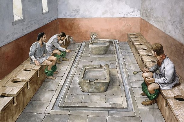 4. Hamamlar gibi, umumi tuvaletler de vardı.